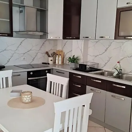 Sea View Retreat 2br On Lungomare * Vlorë